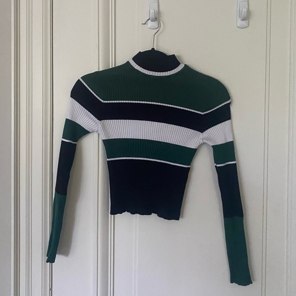 Forever 21 Green / Black / White Long Sleeve Mock Neck - Picture 2 of 4